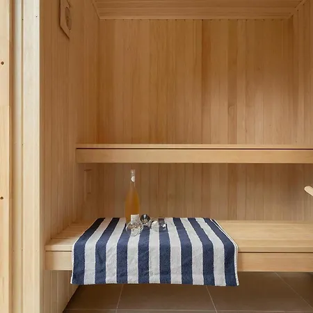 בית נופש Beautiful In With Sauna